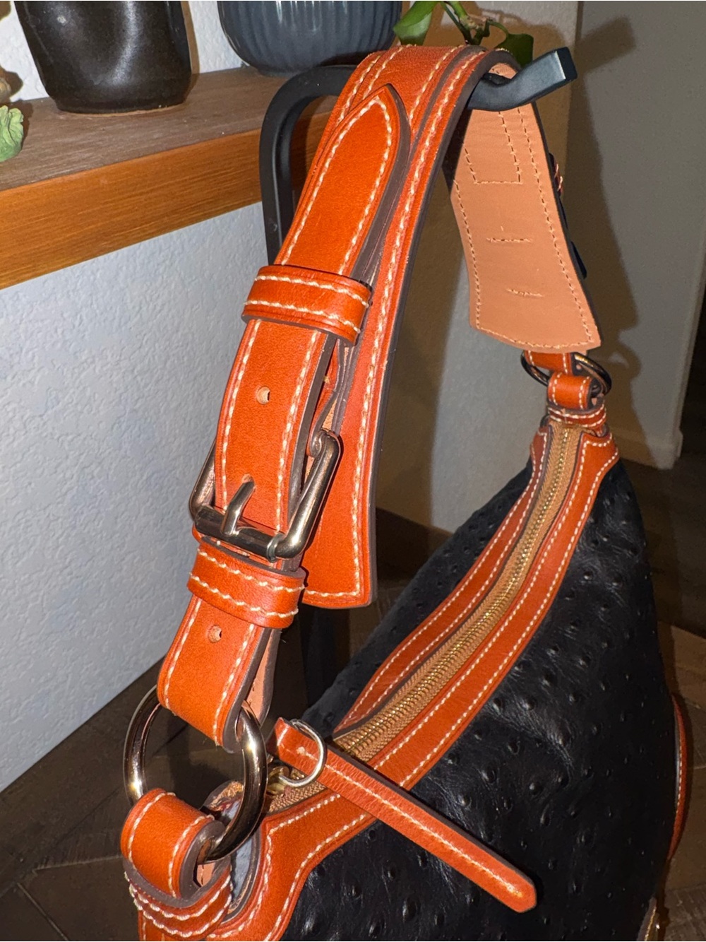 NWOT Dooney & Bourke Ostrich Embossed Leather Hobo Shoulder Bag Black & Cognac - Picture 4 of 14